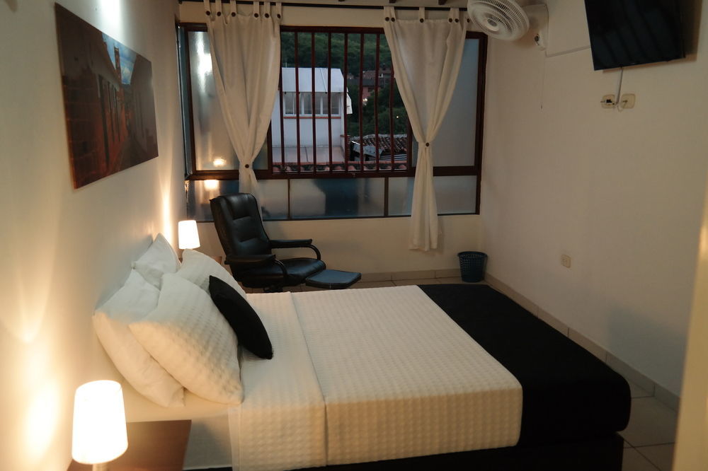 Otono Hostel San Gil Eksteriør billede